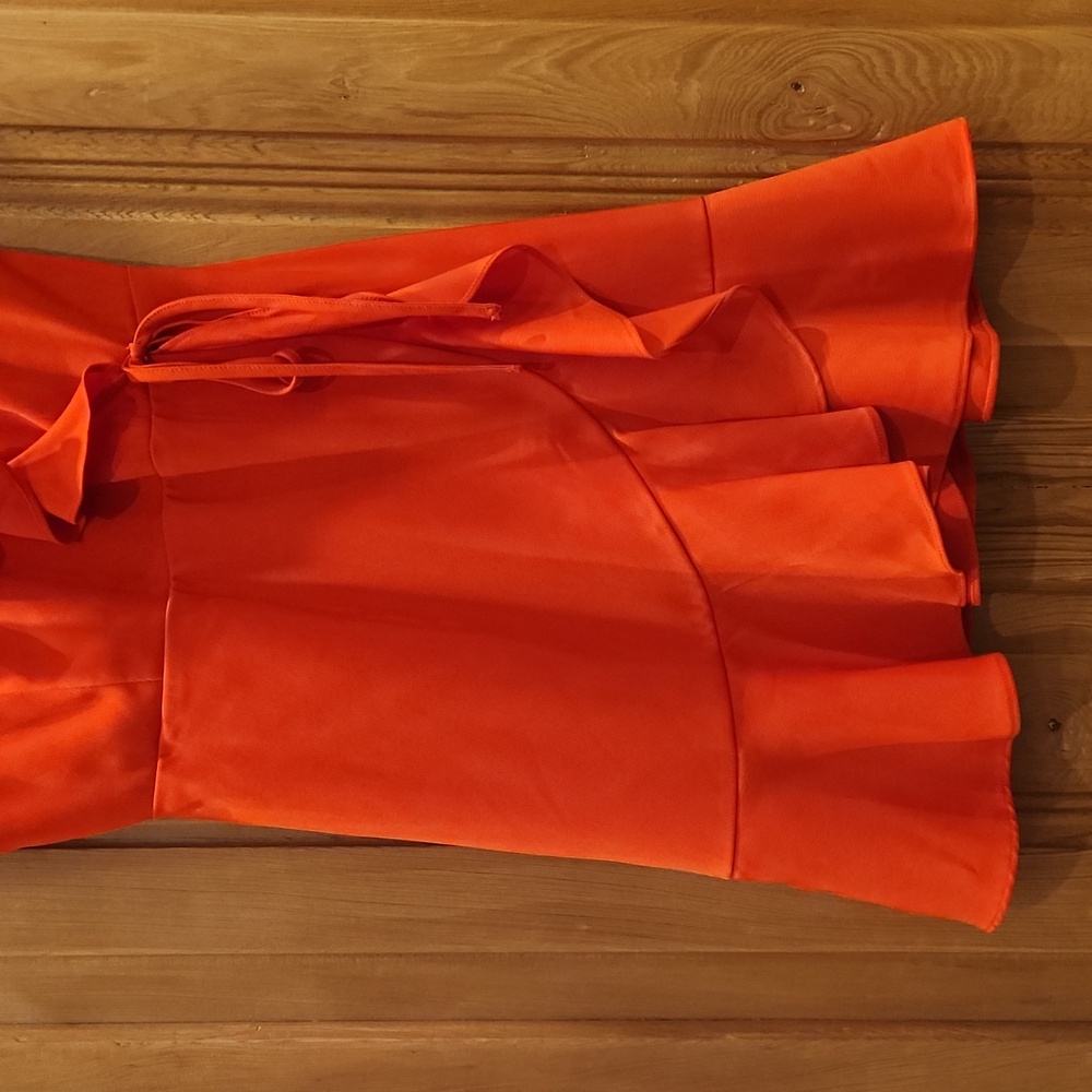 Pretty bright orange dress by J.O.A. Size Medium. Excellent condition! - Picture 5 of 5